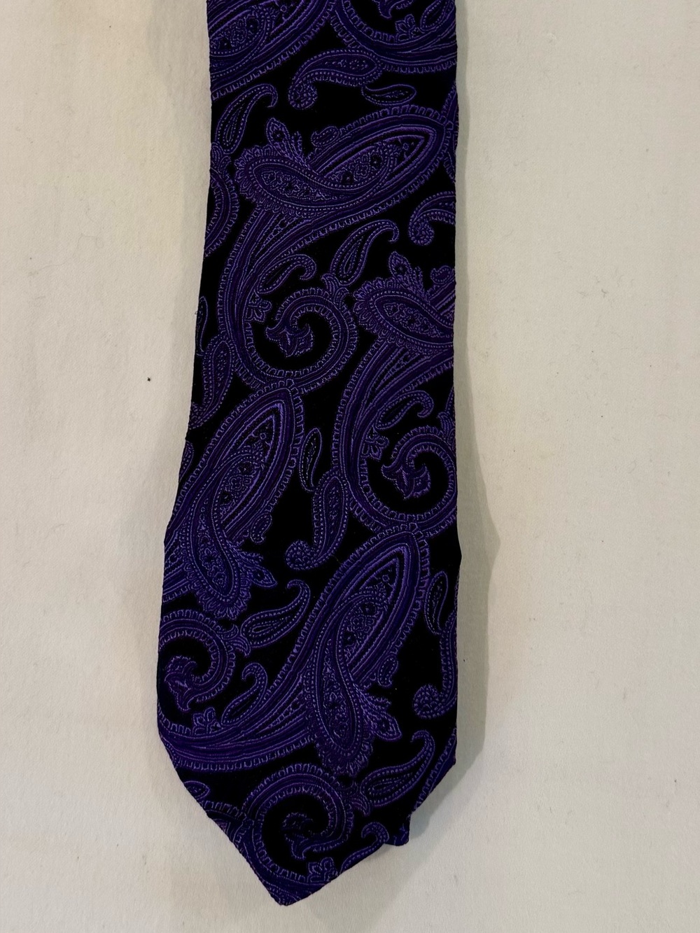 Murano Black Tie with Purple Paisley